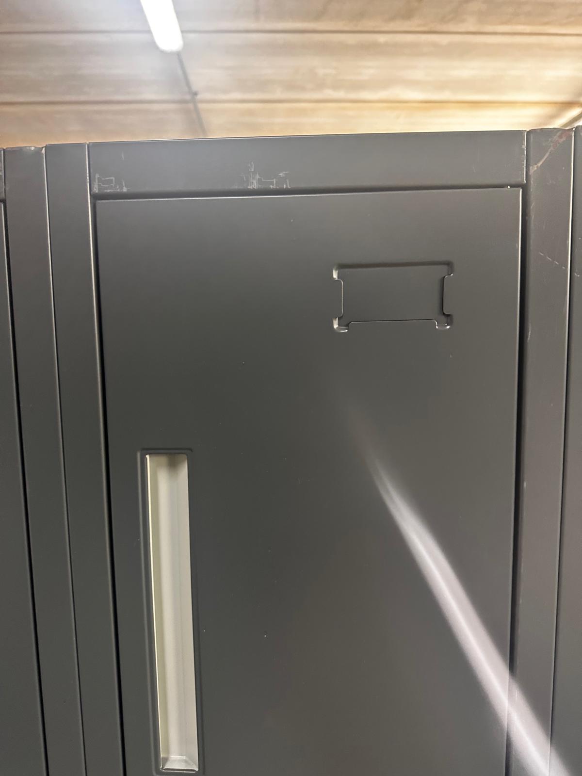 Armadietto con 6 scomparti 90x45 H180 per spogliatoio con serratura Etna